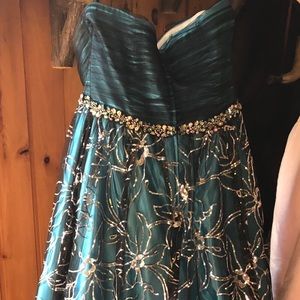 Disney Princess, size 12, teal/blue/white